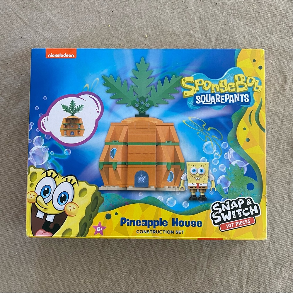NWT Snap & Switch Krusty Krab Pineapple House Construction Set